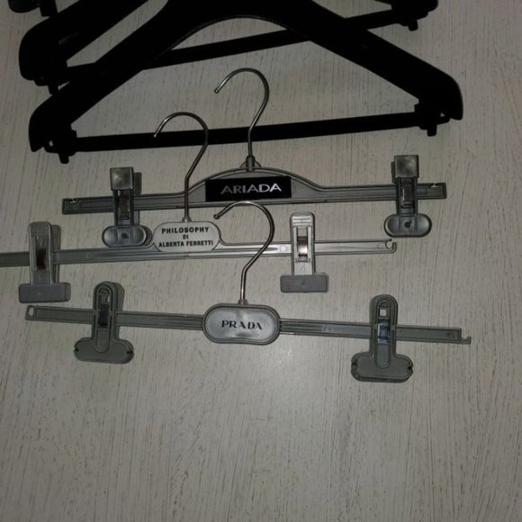 Lot Of 4 Heavy Duty Designer Hangers - Picture 2 of 2